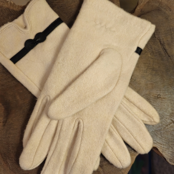 Soft bow gloves - Picture 5 of 12